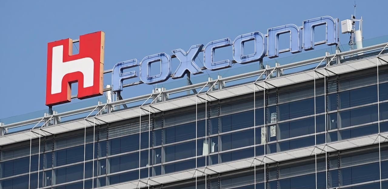 Жестокие протесты вспыхнули вокруг завода Foxconn, на котором собираются iPhone